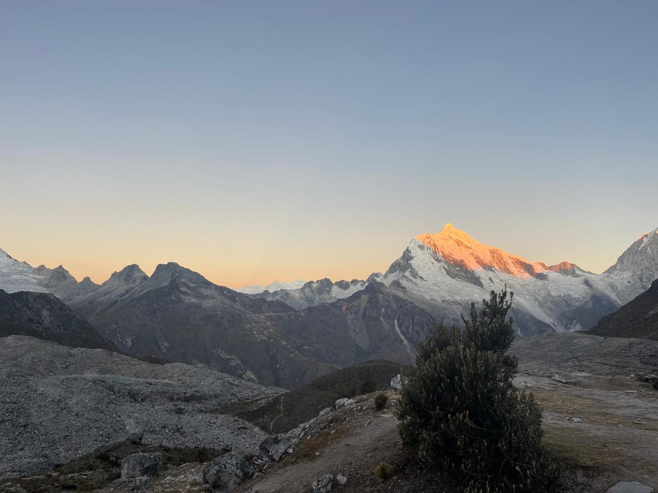 Expedición en alta montaña